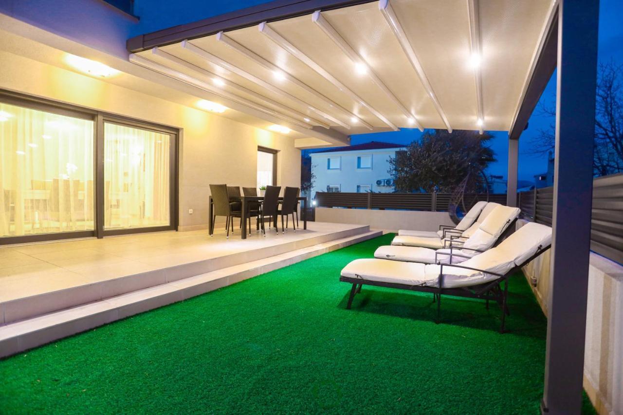 Villa Castelli, Apartment With Pool, Kaštela Exterior foto